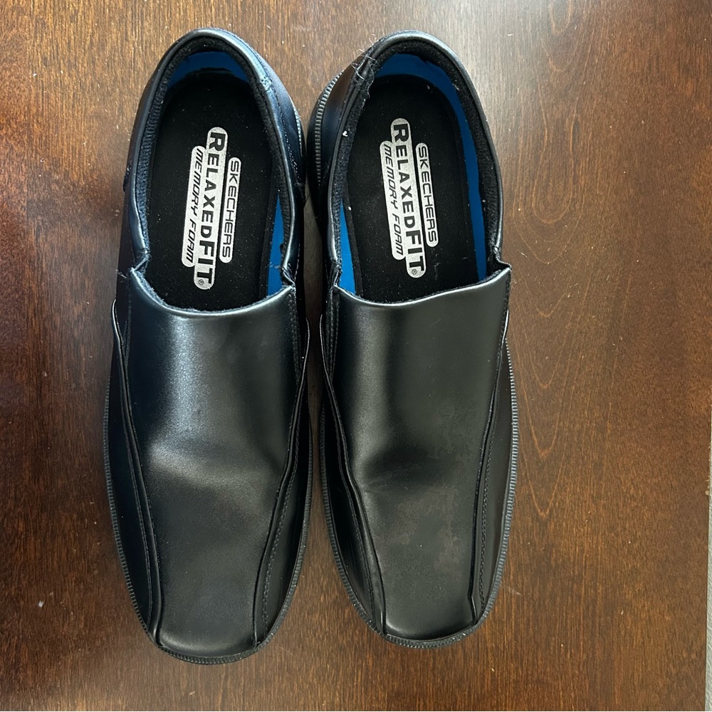 Skechers Men's Black Relaxed Fit Shoes